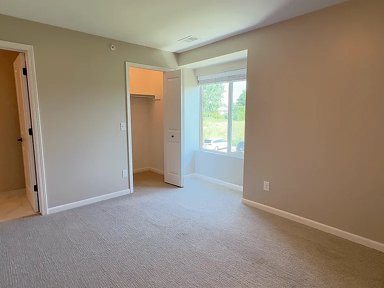 Prentiss Pointe Apartments — Photo 335