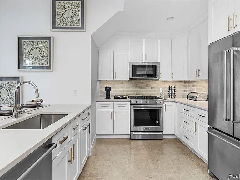 262 Mack Ave #1 — Photo 12