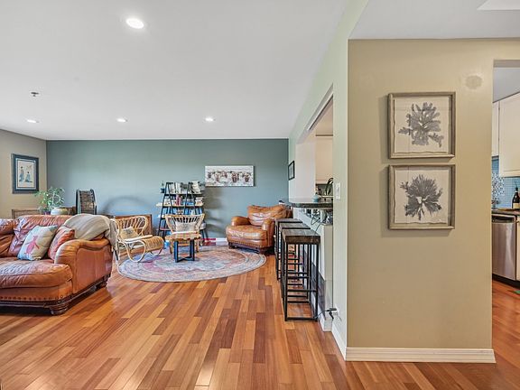 5th image of 6411 Lincoln Ave Unit 512