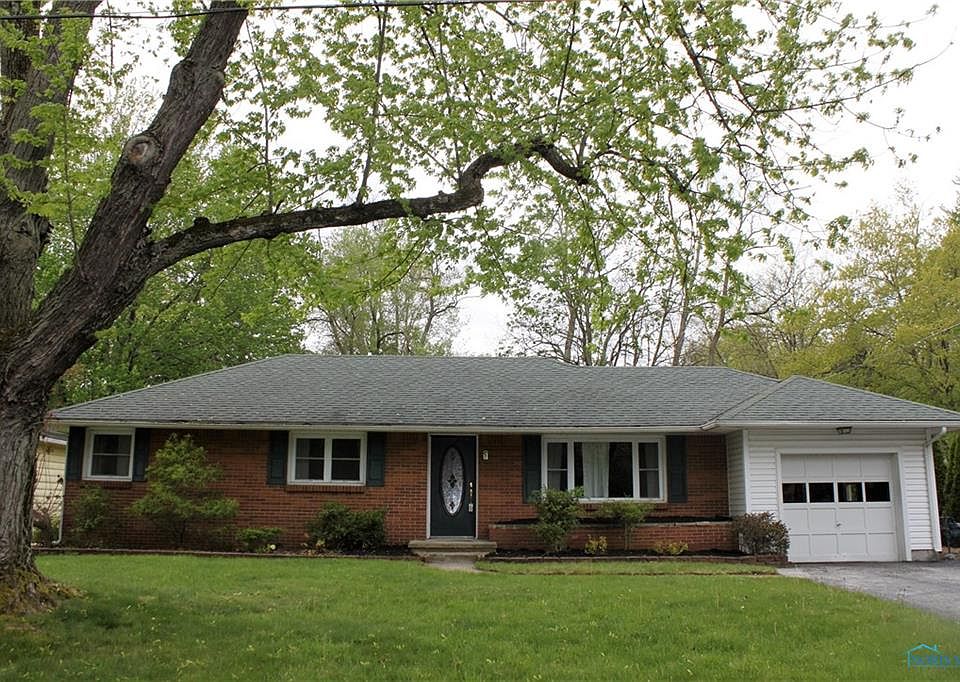 1st image of 15 Baker Dr