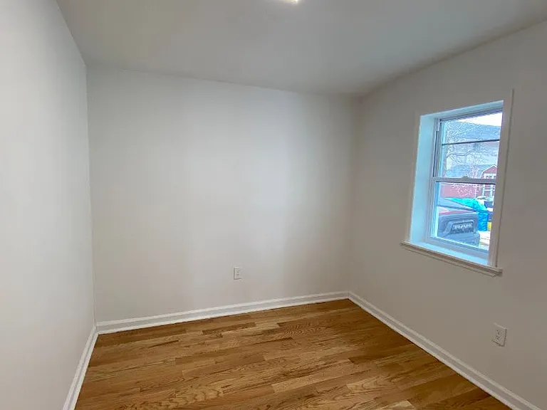 425 Drummond Ave — Photo 5