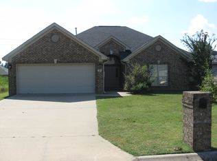 33 Rosewall Ln, Little Rock, AR 72210