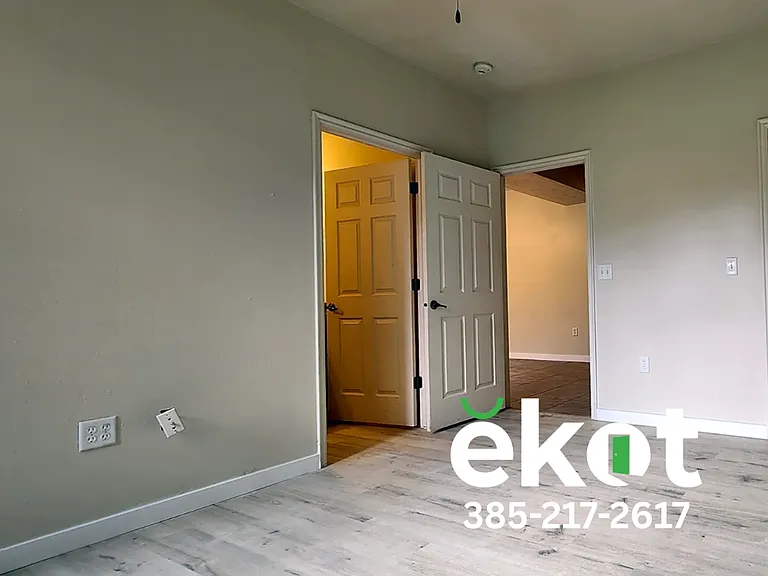 1361 W 50 N — Photo 6