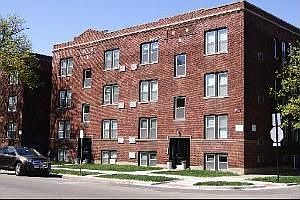 1st image of 4862 N Rockwell St APT 2E