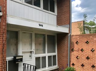 1648 W Jarvis Ave, Chicago, IL 60626