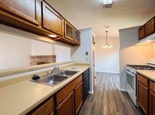 416 Greenlawn Blvd, Round Rock, TX 78664