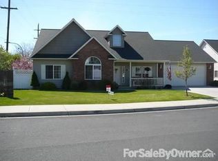734 SE Mockingbird Dr, College Place, WA 99324
