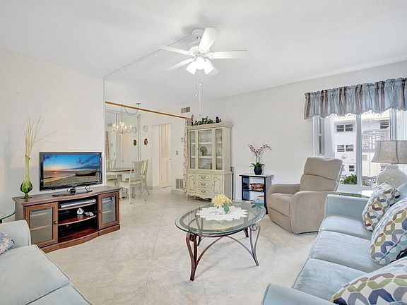 4th image of 224 Hibiscus Avenue #256