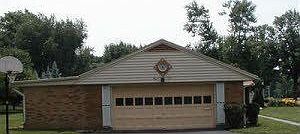 4th image of 4832 Far Hills Ave
