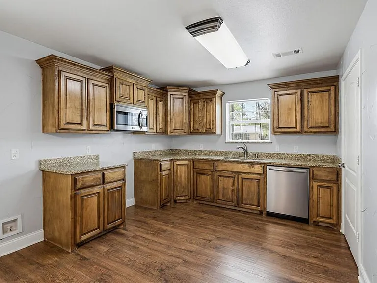 119 N Andrews Ave — Photo 12
