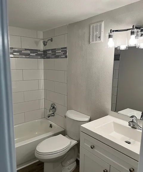 2430 Harn Blvd #7 — Photo 10