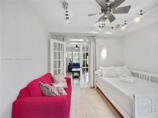 4th image of 2834 SW 33rd Ave