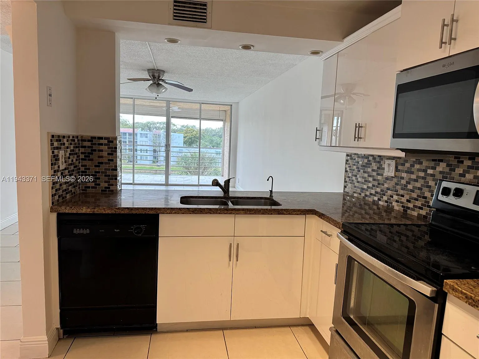 Condo 2 Of Sabal Palm Con — Photo 3