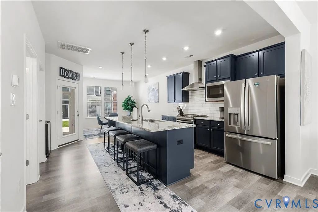 3 bed, 2.5 bath, 1441 sqft, $2,500 — Photo 3