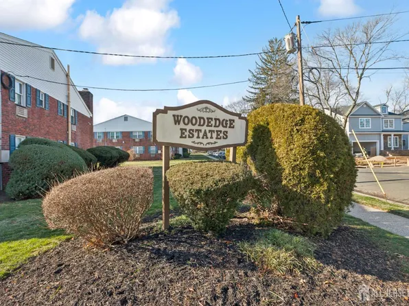 24 Woodedge Ave #A8, Edison, NJ 08817