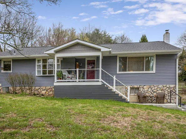12621 Molesworth Dr, Mount Airy, MD 21771