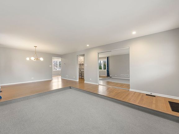 4th image of 127 E Grantley Ave