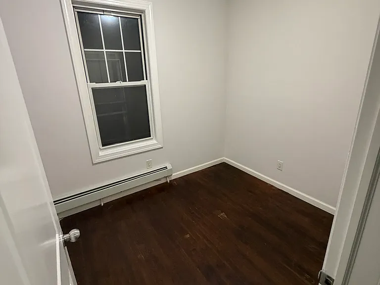 458 Livingston St #1 — Photo 3