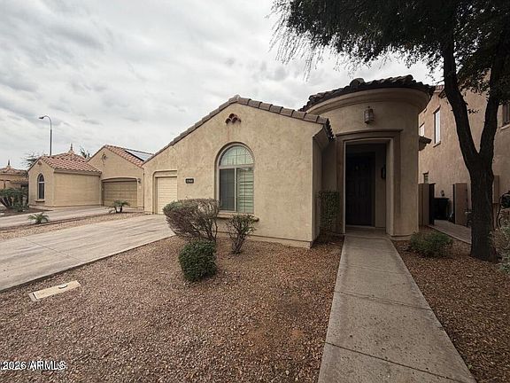 2nd image of 421 W Wisteria Pl