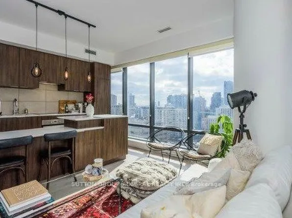 5 Saint Joseph St Unit 1605, Toronto, ON M4Y 0B6