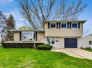 1509 W Lexington Dr, Arlington Heights, IL 60004