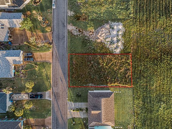 4th image of 219 Lands End St