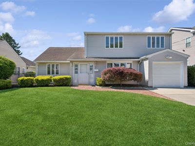7 Blanche Street, Plainview, NY, 11803
