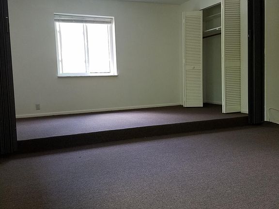 5th image of 233-4355 Maryland Ave #233