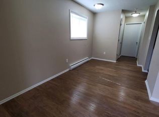 1426 1st Ave E #1A, Newton, IA 50208