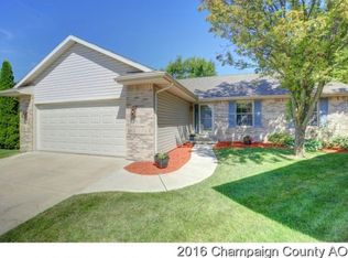 1204 E Jeffery Dr, Mahomet, IL