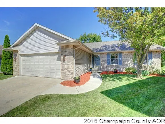 1204 E Jeffery Dr photo 1