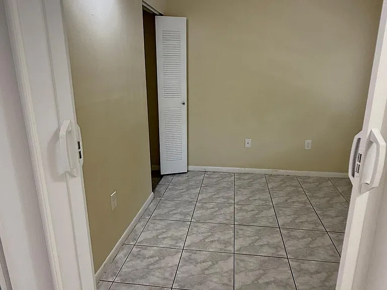 5232 SW 122nd Ter #5232 — Photo 11