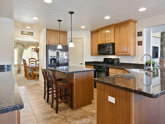 2nd image of 10491 S Crest Haven Ct