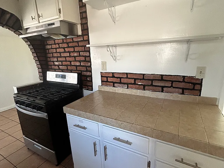 9227 Mallison Ave #1/2 — Photo 6