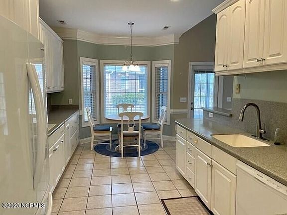 3rd image of 4143 Brighton Ln