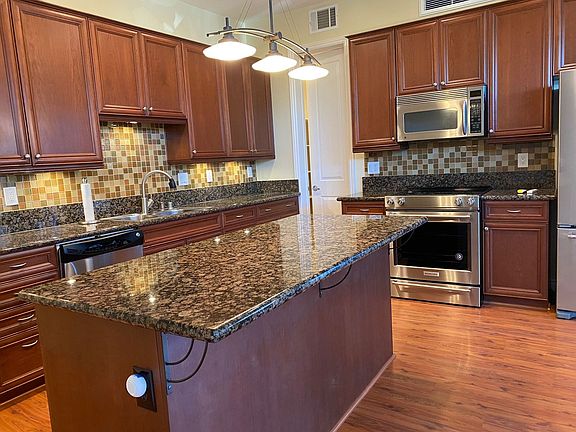 4th image of 1021 Scott St APT 158