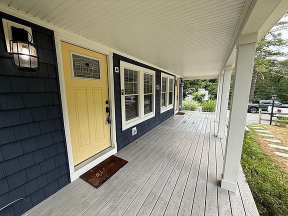 4th image of 685 Moraine St