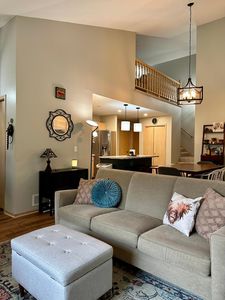 1070 Aston Cir, Burnsville, MN, 55337