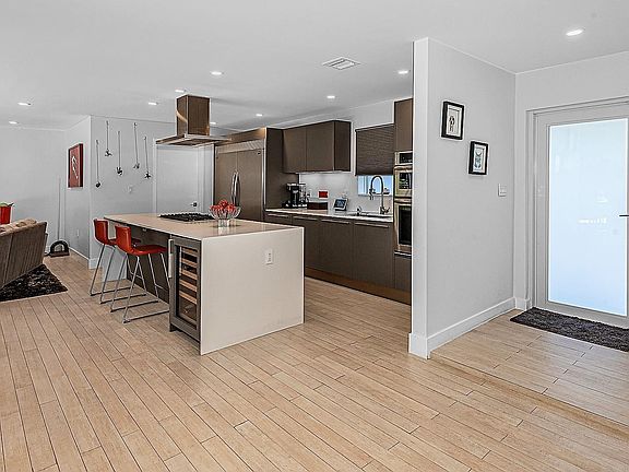 3rd image of 4061 NE 18th Avenue