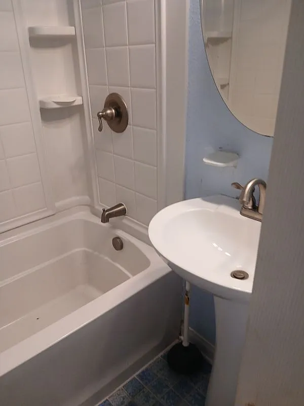 4 bed, 3.0 bath, 1208 sqft, $1,275 — Photo 1