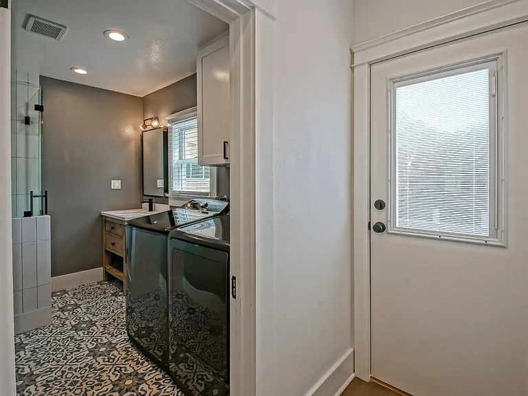827 N Lucia Ave — Photo 21