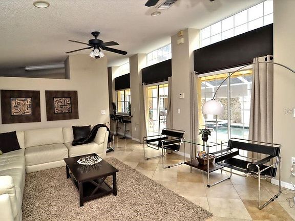 4th image of 8815 Crayson Ct