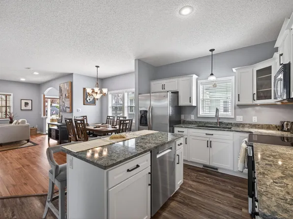 1109 Lawson Ave E, Saint Paul, MN 55106