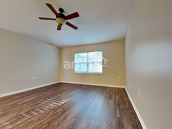 5th image of 10452 Bridlewood Ave