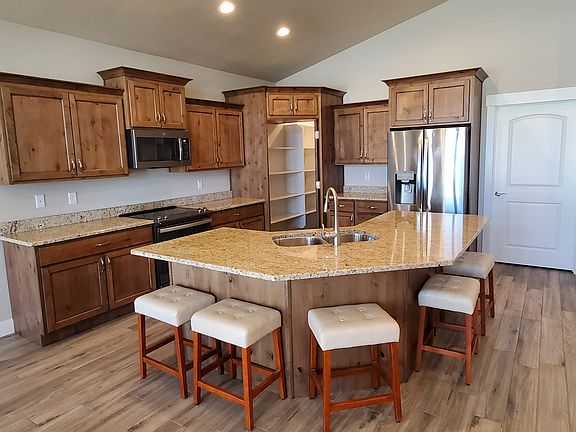 3rd image of 2286 W 2000 N #405