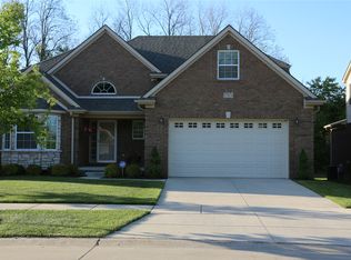 37474 Eagle Dr, Livonia, MI 48150