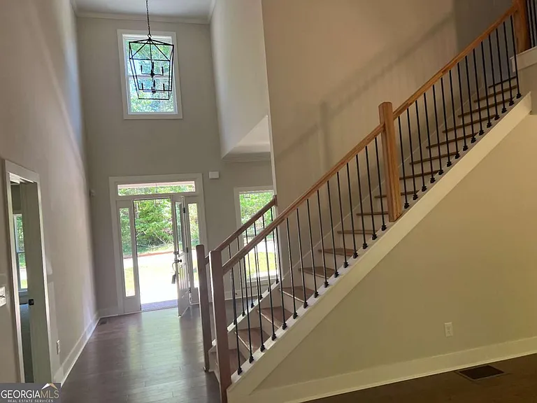 370 Ansley Dr — Photo 25