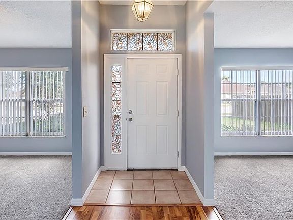 3rd image of 1241 Demoiselle St