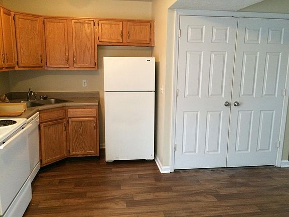 3rd image of 800 Leawood Dr APT 2