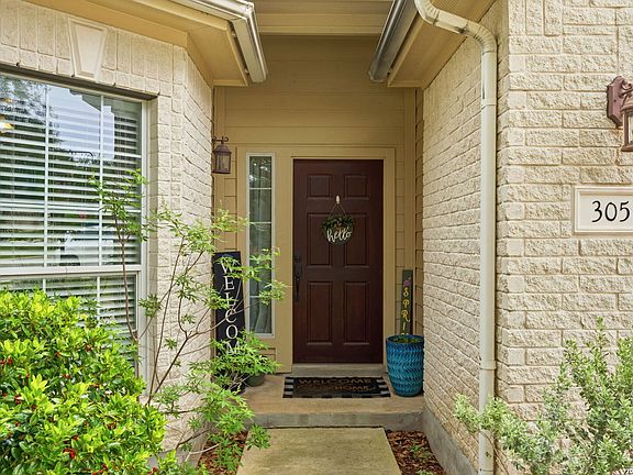 4th image of 305 HILTON DR